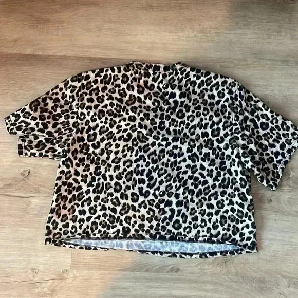 VERONICA BEARD Abbey Leopard Print Crop T-Shirt
Retail $128 sz S - Picture 8 of 8